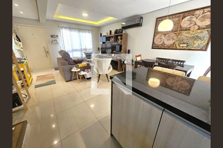 Sala de casa de condomínio para alugar com 3 quartos, 111m² em Igara, Canoas