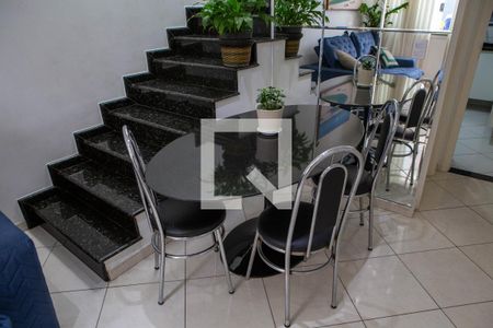 Sala de casa à venda com 2 quartos, 110m² em Vila Albano, São Paulo