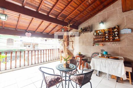 Varanda de casa à venda com 4 quartos, 232m² em Santo Antônio, Osasco