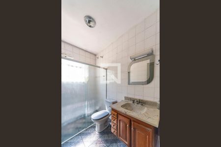 Banheiro Social de casa à venda com 2 quartos, 120m² em Vila Mazzei, Santo André