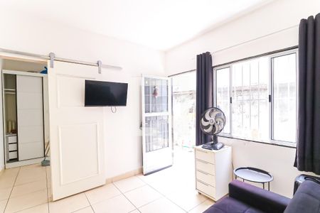 Sala de casa para alugar com 1 quarto, 25m² em Inhaúma, Rio de Janeiro