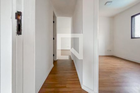 Corredor de apartamento para alugar com 3 quartos, 81m² em Vila Deodoro, São Paulo
