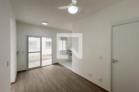 Sala de apartamento para alugar com 2 quartos, 50m² em Jardim Santo Antonio, Valinhos