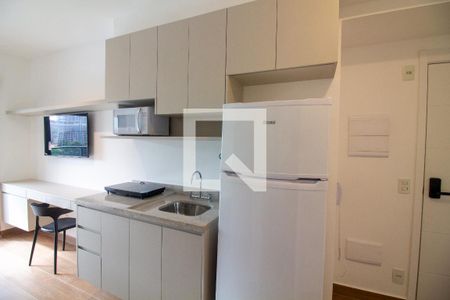 Cozinha de kitnet/studio para alugar com 1 quarto, 25m² em Jardim das Acacias, São Paulo