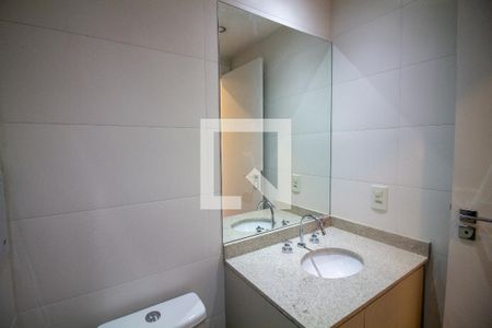 Banheiro de kitnet/studio para alugar com 1 quarto, 25m² em Jardim das Acacias, São Paulo