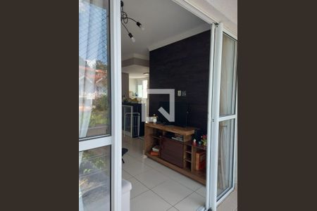 Sala de apartamento para alugar com 3 quartos, 70m² em Jardim Barbacena, Cotia