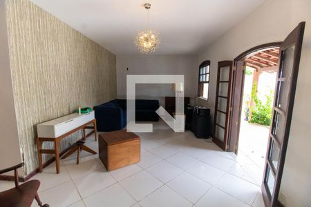 Sala de casa para alugar com 5 quartos, 200m² em Serra Grande, Niterói
