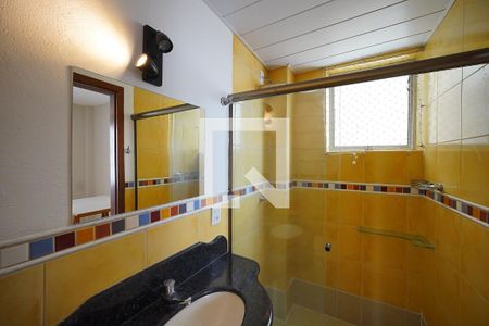 Banheiro da Suíte de apartamento para alugar com 3 quartos, 74m² em Carvoeira, Florianópolis