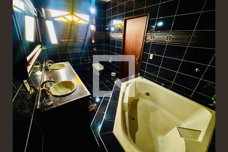 Banheiro de casa para alugar com 8 quartos, 2400m² em Setor Habitacional Arniqueira, Brasília