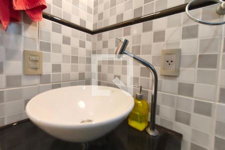 Banheiro de apartamento à venda com 1 quarto, 52m² em Jardim Paraíso, Campinas