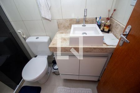 Banheiro da Suíte de apartamento à venda com 3 quartos, 70m² em Parque Turistas, Contagem