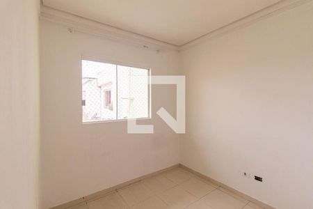 Quarto 2 de casa para alugar com 2 quartos, 76m² em Sítio Cercado, Curitiba