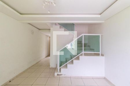 Sala de casa para alugar com 2 quartos, 76m² em Sítio Cercado, Curitiba