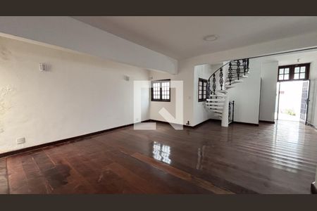 Sala 1 de casa para alugar com 5 quartos, 450m² em Centro, Jacareí