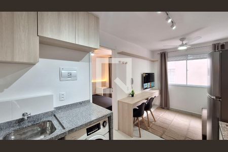 Sala/Cozinha/Área de serviço de apartamento para alugar com 1 quarto, 27m² em Parque Industrial Tomas Edson, São Paulo