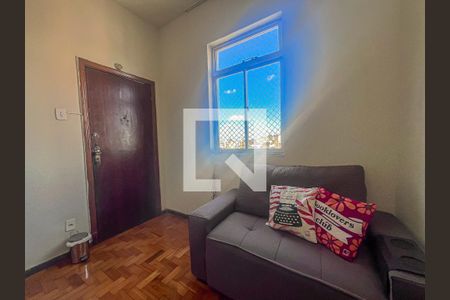 Sala de kitnet/studio para alugar com 1 quarto, 37m² em Centro, Belo Horizonte