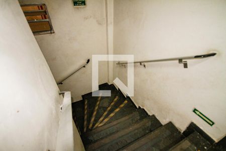 Escada de kitnet/studio para alugar com 1 quarto, 40m² em Aviação, Praia Grande