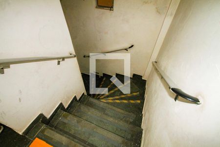 Escada de kitnet/studio para alugar com 1 quarto, 40m² em Aviação, Praia Grande