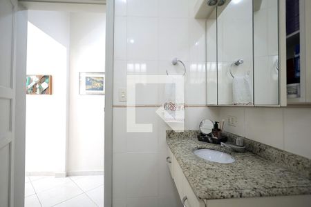 Banheiro 1 de casa à venda com 5 quartos, 271m² em Vila Alice, Santo André