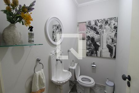 Lavabo de casa à venda com 3 quartos, 205m² em Jardim Jussara, São Paulo