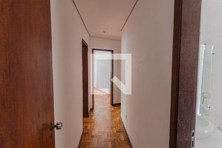 Corredor de apartamento para alugar com 3 quartos, 128m² em Santo Agostinho, Belo Horizonte