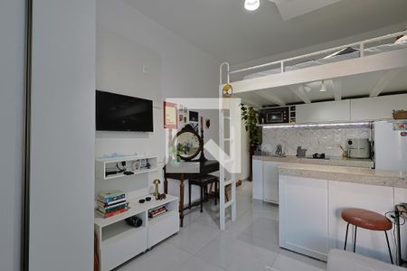 Sala de kitnet/studio à venda com 1 quarto, 30m² em Santo Agostinho, Belo Horizonte