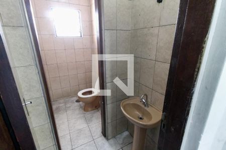 Banheiro de casa para alugar com 1 quarto, 40m² em Jardim Clementino, Taboão da Serra