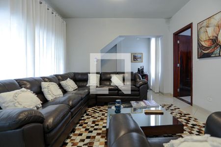 Sala de casa para alugar com 4 quartos, 220m² em Vila Vitoria, Mogi das Cruzes