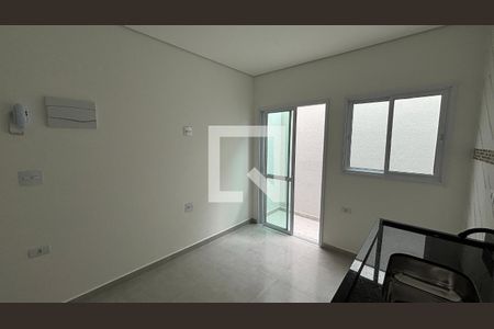 Sala - Cozinha de apartamento para alugar com 1 quarto, 30m² em Parque Novo Oratório, Santo André