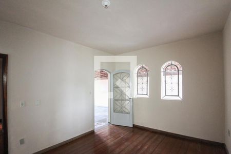 Casa 1 - Sala de casa à venda com 3 quartos, 505m² em Santa Terezinha, Belo Horizonte
