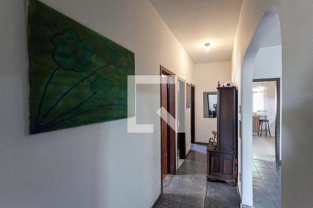 Corredor de casa para alugar com 3 quartos, 110m² em Jardim Alvorada, Contagem