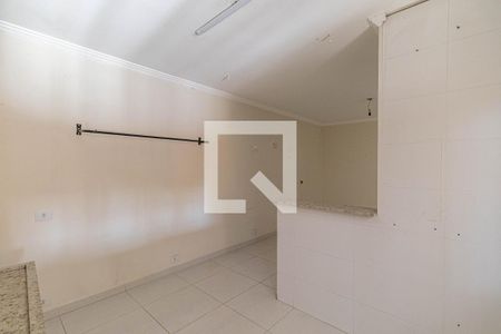 Sala e Cozinha de casa para alugar com 1 quarto, 55m² em Jardim dos Ipes, São Paulo