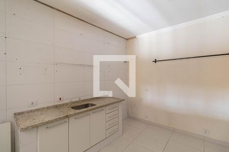 Sala e Cozinha de casa para alugar com 1 quarto, 55m² em Jardim dos Ipes, São Paulo