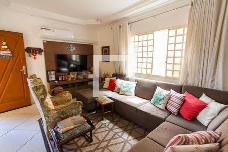 Sala de casa para alugar com 4 quartos, 180m² em Nossa Senhora Aparecida, Uberlândia