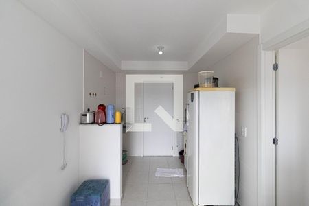Sala/Cozinha/Área de Serviço de apartamento para alugar com 1 quarto, 24m² em Vila Ré, São Paulo