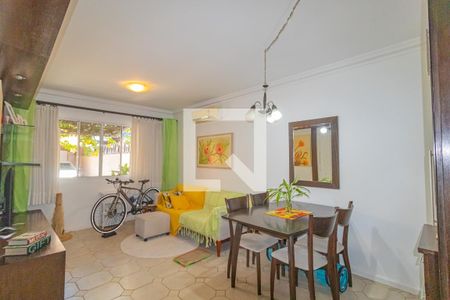 Sala de casa de condomínio para alugar com 4 quartos, 96m² em Centro, Canoas