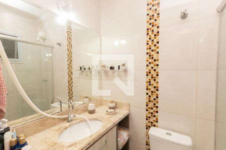 Banheiro da Suíte 1 de casa de condomínio à venda com 2 quartos, 70m² em Vila Leonor, São Paulo