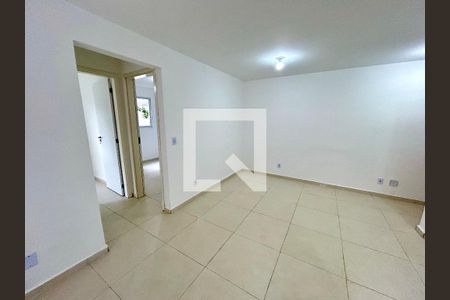 Sala de apartamento para alugar com 2 quartos, 47m² em Jardim do Triunfo, Guarulhos