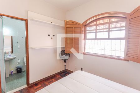 Suíte de casa para alugar com 4 quartos, 360m² em Fernão Dias, Belo Horizonte