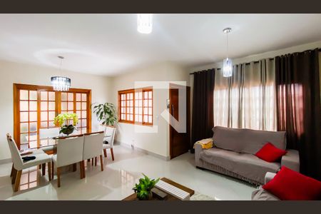 Sala de casa à venda com 3 quartos, 250m² em Vila Rica, São Paulo