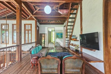 Sala de casa de condomínio para alugar com 4 quartos, 400m² em Vila Santo Antônio, Guarujá