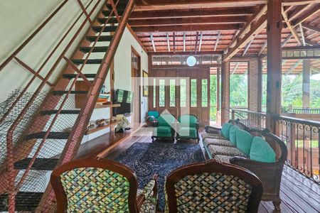 Sala de casa de condomínio para alugar com 4 quartos, 400m² em Vila Santo Antônio, Guarujá