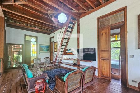 Sala de casa de condomínio para alugar com 4 quartos, 400m² em Vila Santo Antônio, Guarujá