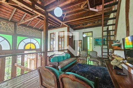 Sala de casa de condomínio para alugar com 4 quartos, 400m² em Vila Santo Antônio, Guarujá