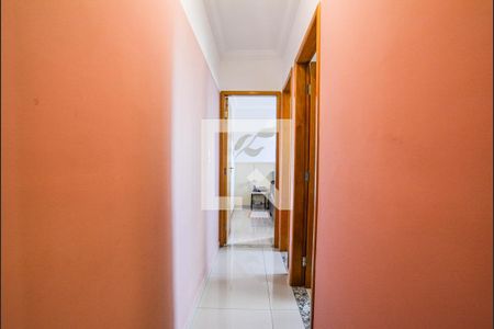 Corredor de apartamento à venda com 2 quartos, 80m² em Jardim Santo André, Santo André
