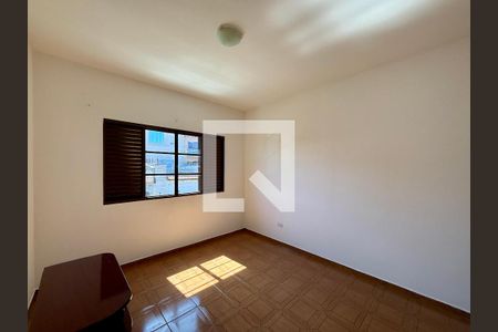Suíte de casa para alugar com 3 quartos, 250m² em Jardim Iracema, São Paulo