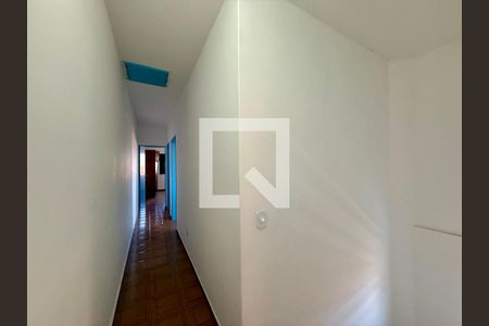 Corredor Quartos de casa para alugar com 3 quartos, 250m² em Jardim Iracema, São Paulo