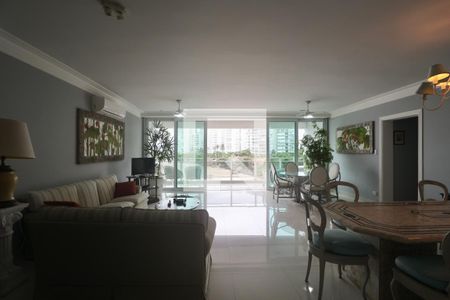 Sala de apartamento para alugar com 3 quartos, 220m² em Morro do Maluf, Guarujá