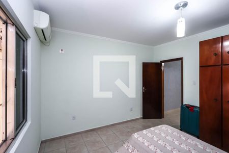 Quarto 1 de casa para alugar com 4 quartos, 295m² em Vila Liviero, São Paulo