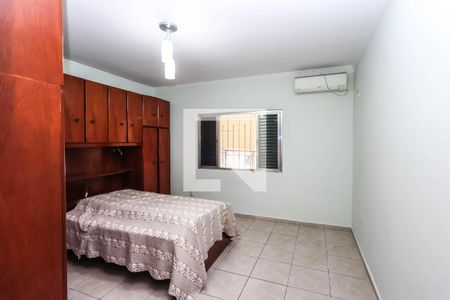 Quarto 1 de casa para alugar com 4 quartos, 295m² em Vila Liviero, São Paulo